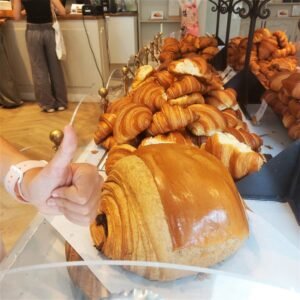 pain au chocolat géant paris